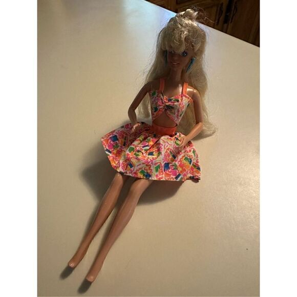 Vintage 80s Mattel Barbie Doll with Dress and earrings Blonde Retro - Picture 7 of 7